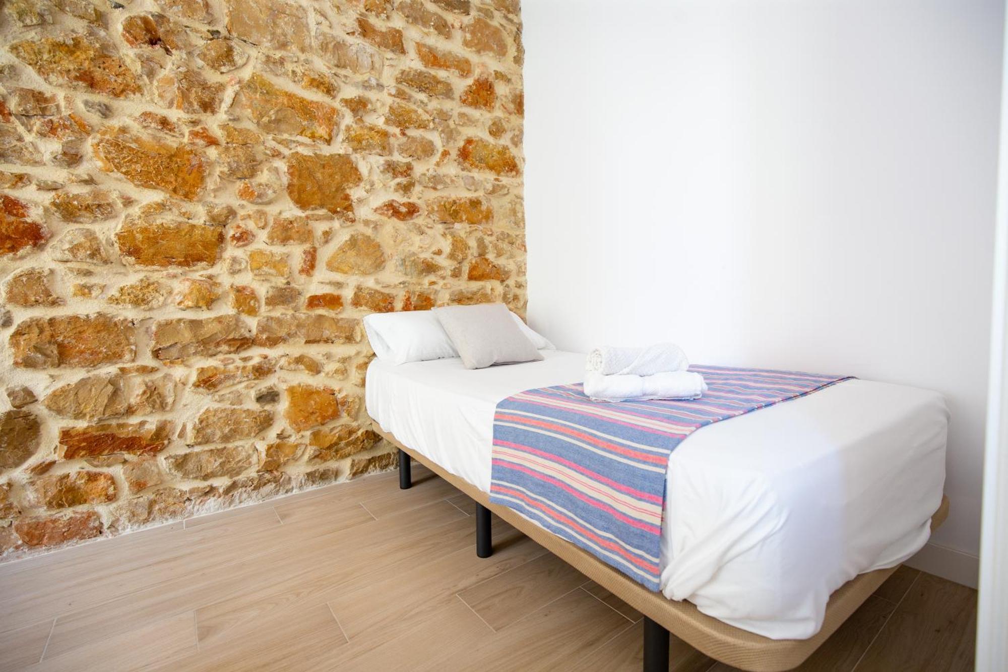 Colon 29 Apartments Дения Экстерьер фото